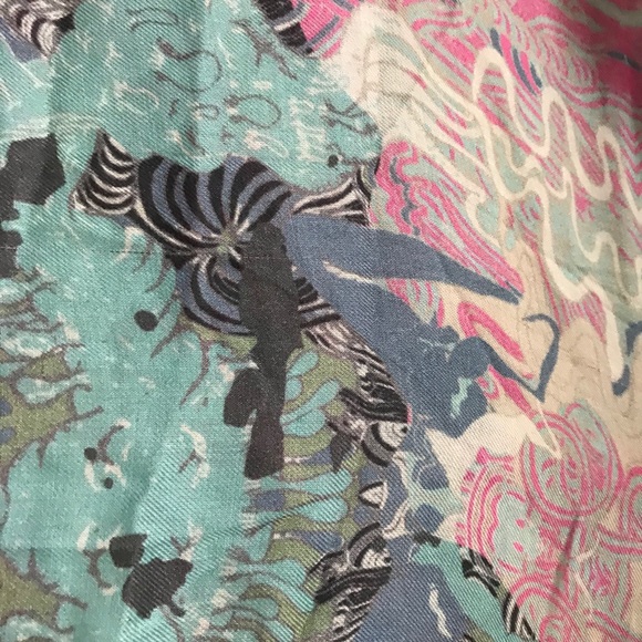 ✨3 for 15✨ Colourful Light and Airy Scarf - Picture 8 of 9